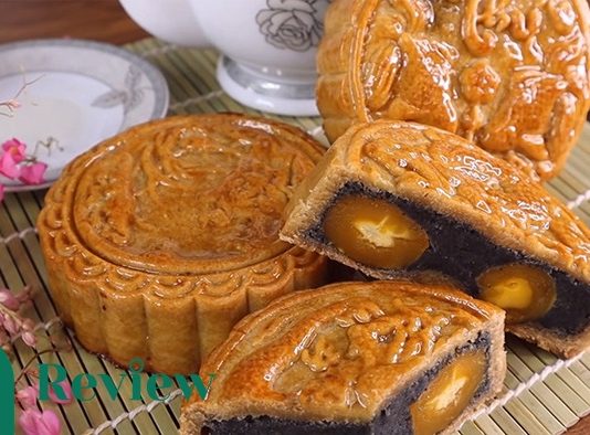 Bánh trung thu mè đen bao nhiêu calo